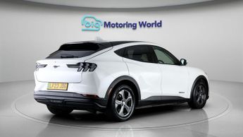 Ford Mustang Mach-E BASE