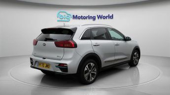 Kia Niro 4 PLUS