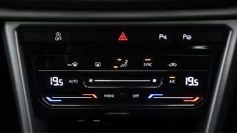 Volkswagen T-Roc LIFE TSI DSG