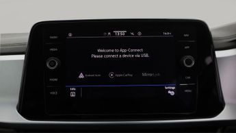 Volkswagen T-Roc LIFE TSI DSG