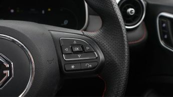 MG MG ZS TROPHY CONNECT