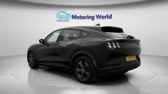 Ford Mustang Mach-E BASE