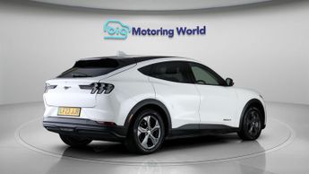 Ford Mustang Mach-E BASE