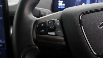 Ford Mustang Mach-E BASE