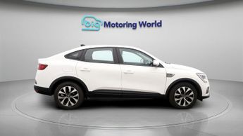 Renault Arkana ICONIC E-TECH