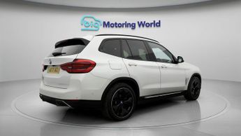 BMW iX3 PREMIER EDITION PRO