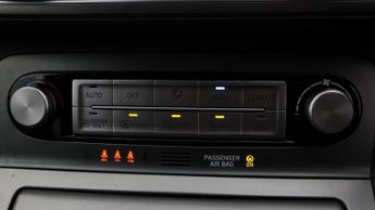 Hyundai KONA PREMIUM