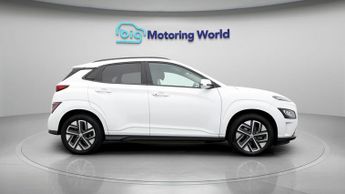 Hyundai KONA PREMIUM