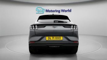 Ford Mustang Mach-E BASE