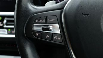 BMW 3 Series 330E SPORT PRO