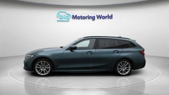 BMW 3 Series 330E SPORT PRO