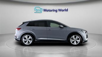 Audi Q4 e-tron S LINE