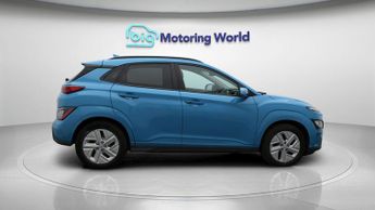 Hyundai KONA PREMIUM
