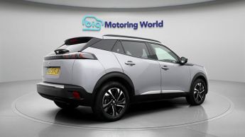 Peugeot E-2008 ALLURE PREMIUM PLUS