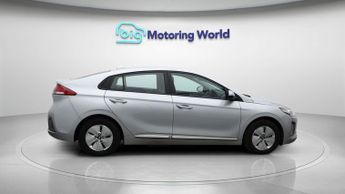 Hyundai IONIQ SE CONNECT