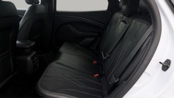 Ford Mustang Mach-E BASE