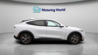 Ford Mustang Mach-E BASE