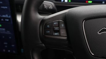 Ford Mustang Mach-E BASE