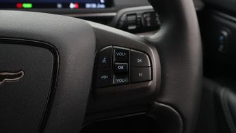 Ford Mustang Mach-E BASE