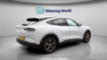 Ford Mustang Mach-E BASE