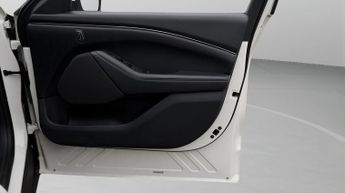 Ford Mustang Mach-E BASE