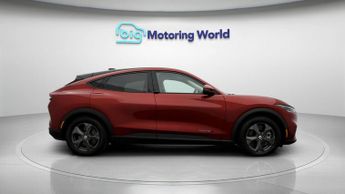 Ford Mustang Mach-E BASE