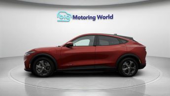 Ford Mustang Mach-E BASE