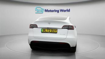 Tesla Model Y LONG RANGE AWD