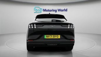 Ford Mustang Mach-E BASE