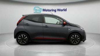Toyota AYGO VVT-I X-TREND X-SHIFT TSS