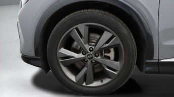 Audi Q4 e-tron S LINE