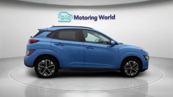 Hyundai KONA PREMIUM