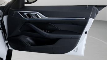 BMW i4 EDRIVE40 M SPORT