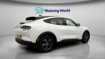 Ford Mustang Mach-E BASE