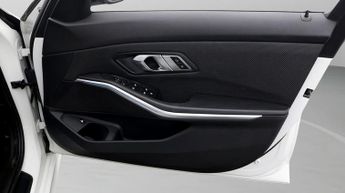 BMW 3 Series 330E SE PRO