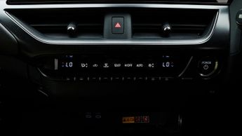 Lexus UX 300E PREMIUM PLUS