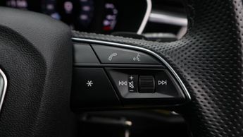 Audi Q3 TFSI S LINE BLACK EDITION