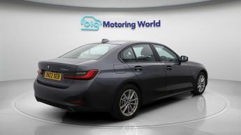 BMW 3 Series 330E SE PRO