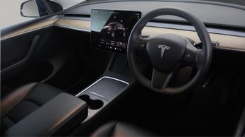 Tesla Model Y LONG RANGE AWD