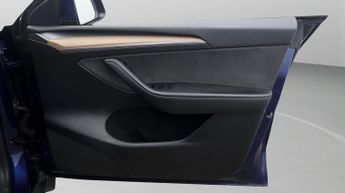 Tesla Model Y LONG RANGE AWD