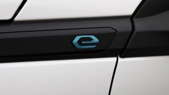 Peugeot E-2008 ALLURE PREMIUM PLUS