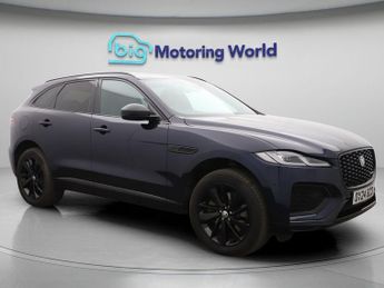 Jaguar F-Pace R-DYNAMIC SE BLACK
