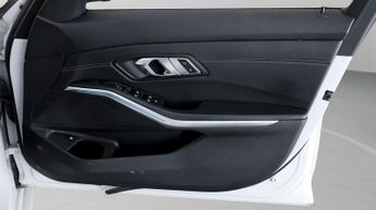 BMW 3 Series 330E M SPORT