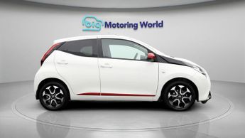 Toyota AYGO VVT-I X-TREND X-SHIFT TSS