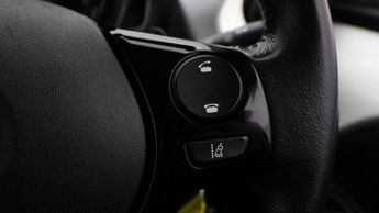 Toyota AYGO VVT-I X-TREND X-SHIFT TSS