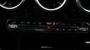 Mercedes-Benz GLA GLA 200 AMG LINE