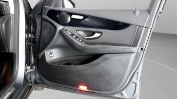 Mercedes-Benz GLC GLC 220 D 4MATIC SPORT