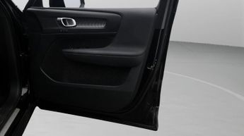 Volvo XC40 RECHARGE T5 R-DESIGN PRO