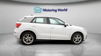 Audi Q2 TDI S LINE