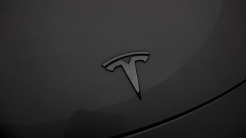 Tesla Model Y BASE